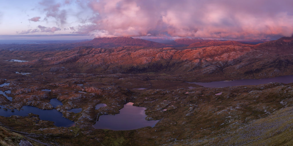 Sunset view from the top of Suilven, picture by John McSporran CC by 2.0